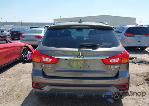 2018 Mitsubishi Outlander Sport 2.4 Sel z USA, uszkodzony, nr VIN JA4AP4AW4JU018385